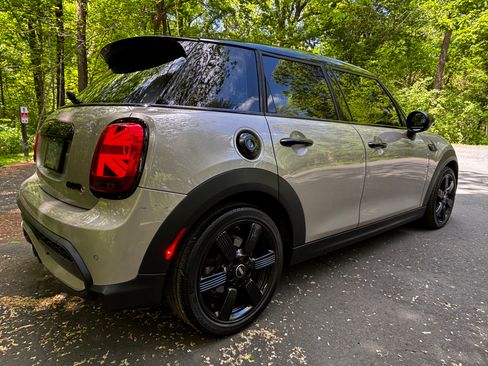 Used 2023 MINI Cooper S w/ Signature Upholstery Package FWD image 8