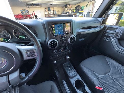 Used 2016 Jeep Wrangler Unlimited Sport AWD/4WD image 12