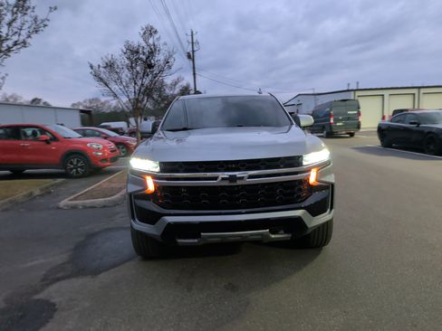Used 2024 Chevrolet Tahoe 4WD image 2