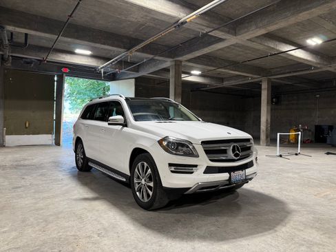 Used 2016 Mercedes-Benz GL 450 4MATIC image 2