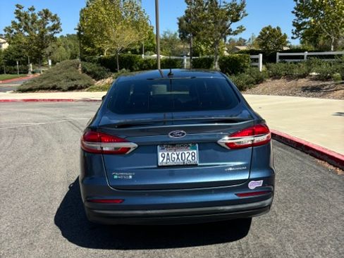Used 2019 Ford Fusion Energi Titanium FWD image 6