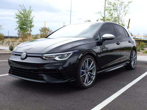 Used 2024 Volkswagen Golf R image 2