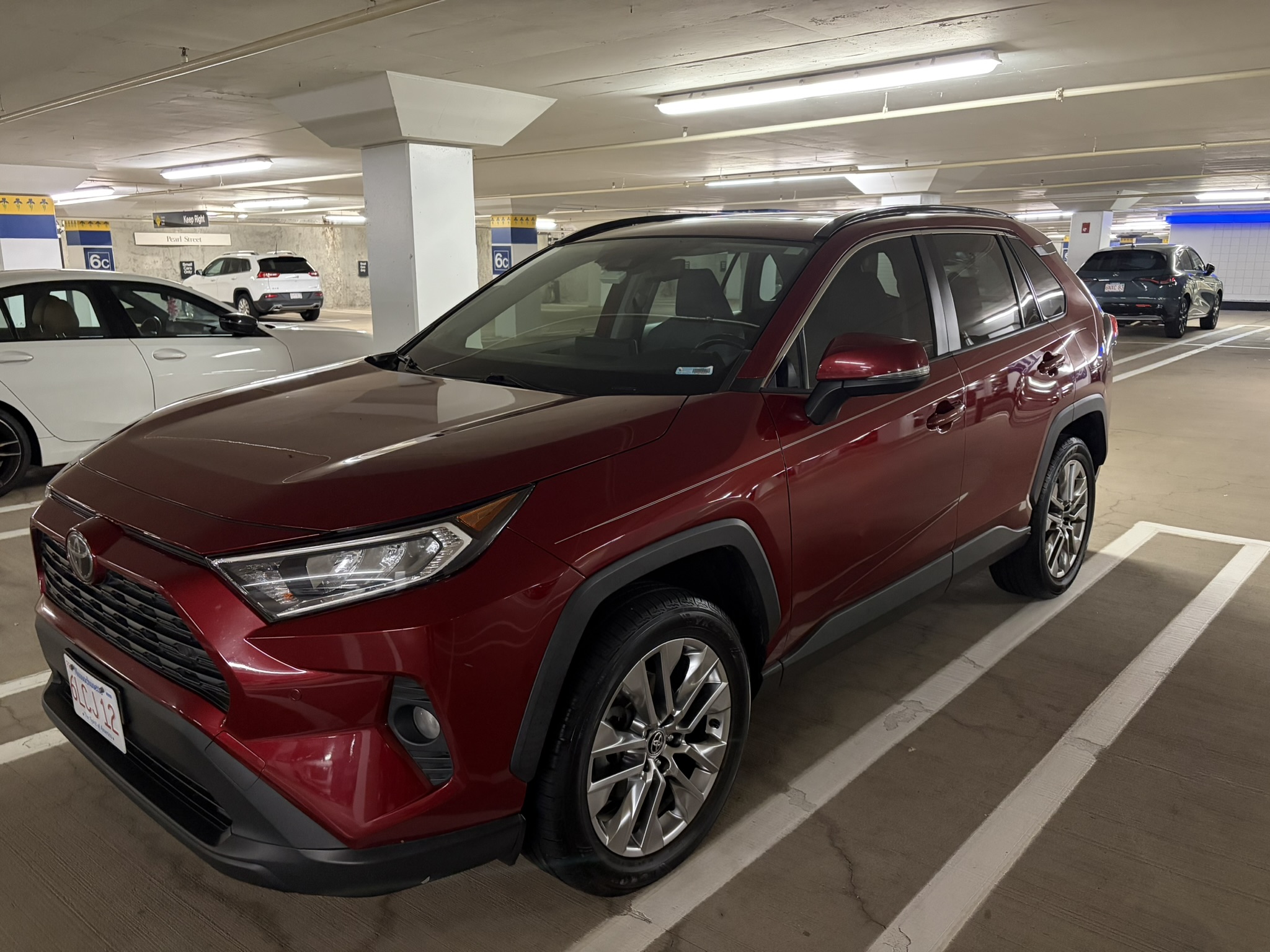 Used 2020 Toyota RAV4 XLE Premium AWD/4WD image 5