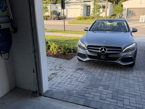 Used 2016 Mercedes-Benz C 300 4MATIC Sedan image 1
