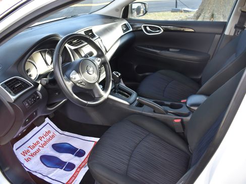 Used 2019 Nissan Sentra SV image 12