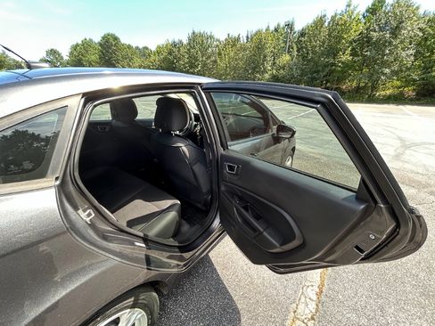 Used 2015 Ford Fiesta SE FWD image 16