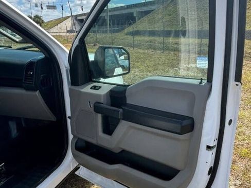 Used 2016 Ford F150 XL w/ Equipment Group 101A Mid image 4