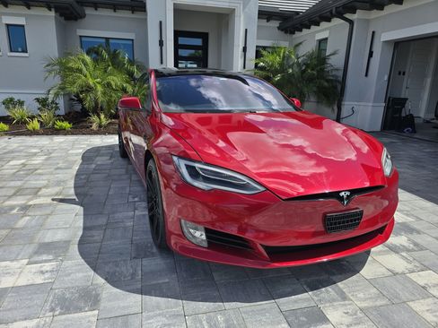 Used 2018 Tesla Model S P100D image 9
