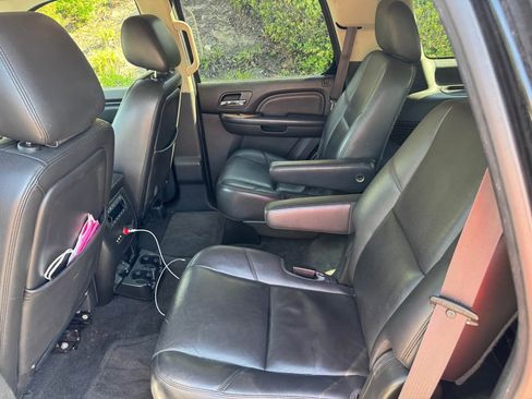 Used 2013 GMC Yukon Denali image 2