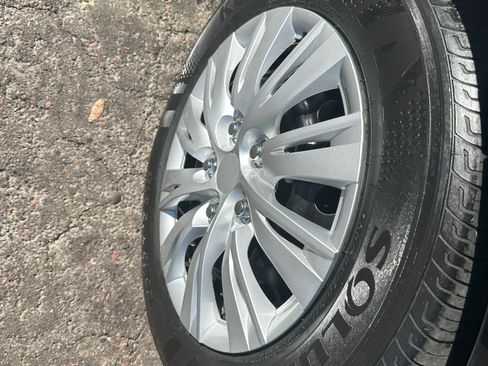 Used 2017 Hyundai Elantra SE image 13