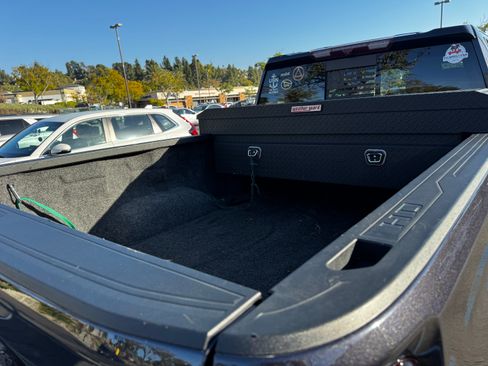 Used 2024 Chevrolet Silverado 2500 LTZ w/ LTZ Convenience Package image 4