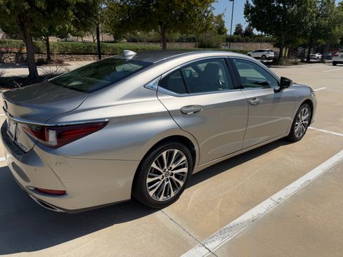 Used 2019 Lexus ES 350 w/ Premium Package FWD image 6