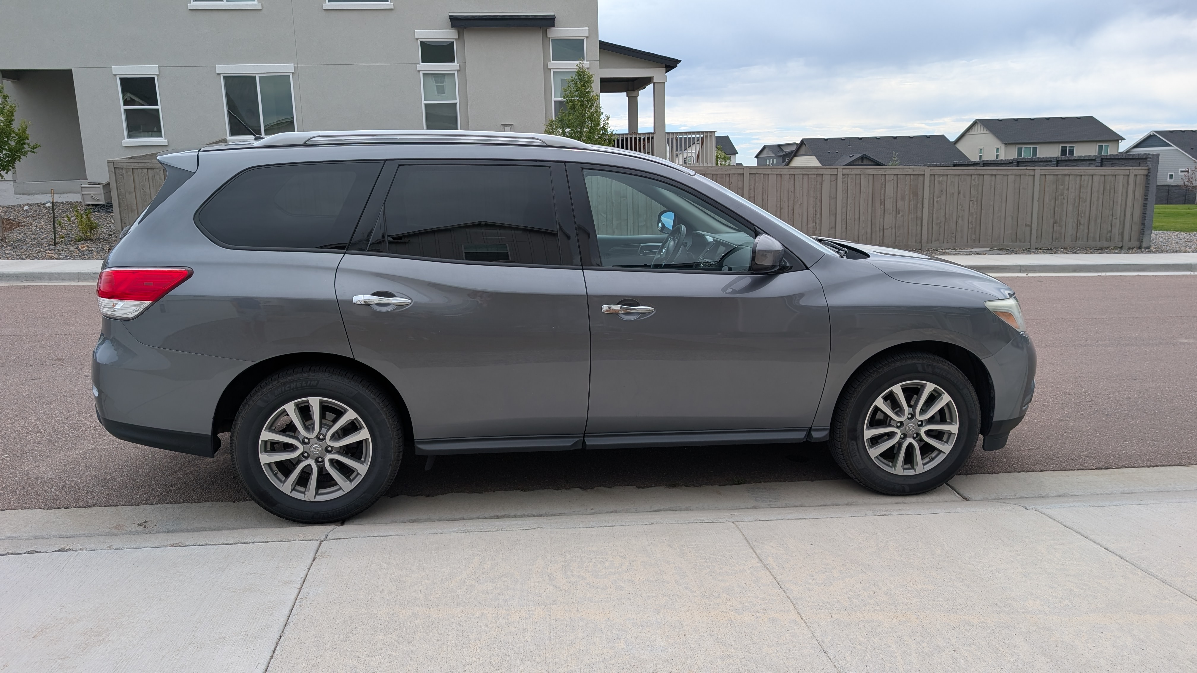 Used 2016 Nissan Pathfinder S AWD/4WD image 4