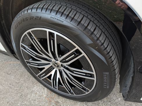 Used 2023 Mercedes-Benz EQS 580 4MATIC SUV image 25