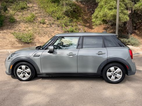 Used 2022 MINI Cooper 4-Door Hardtop FWD image 5