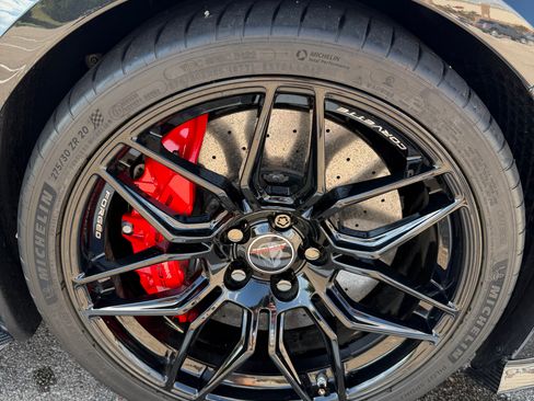 Used 2024 Chevrolet Corvette Z06 image 9