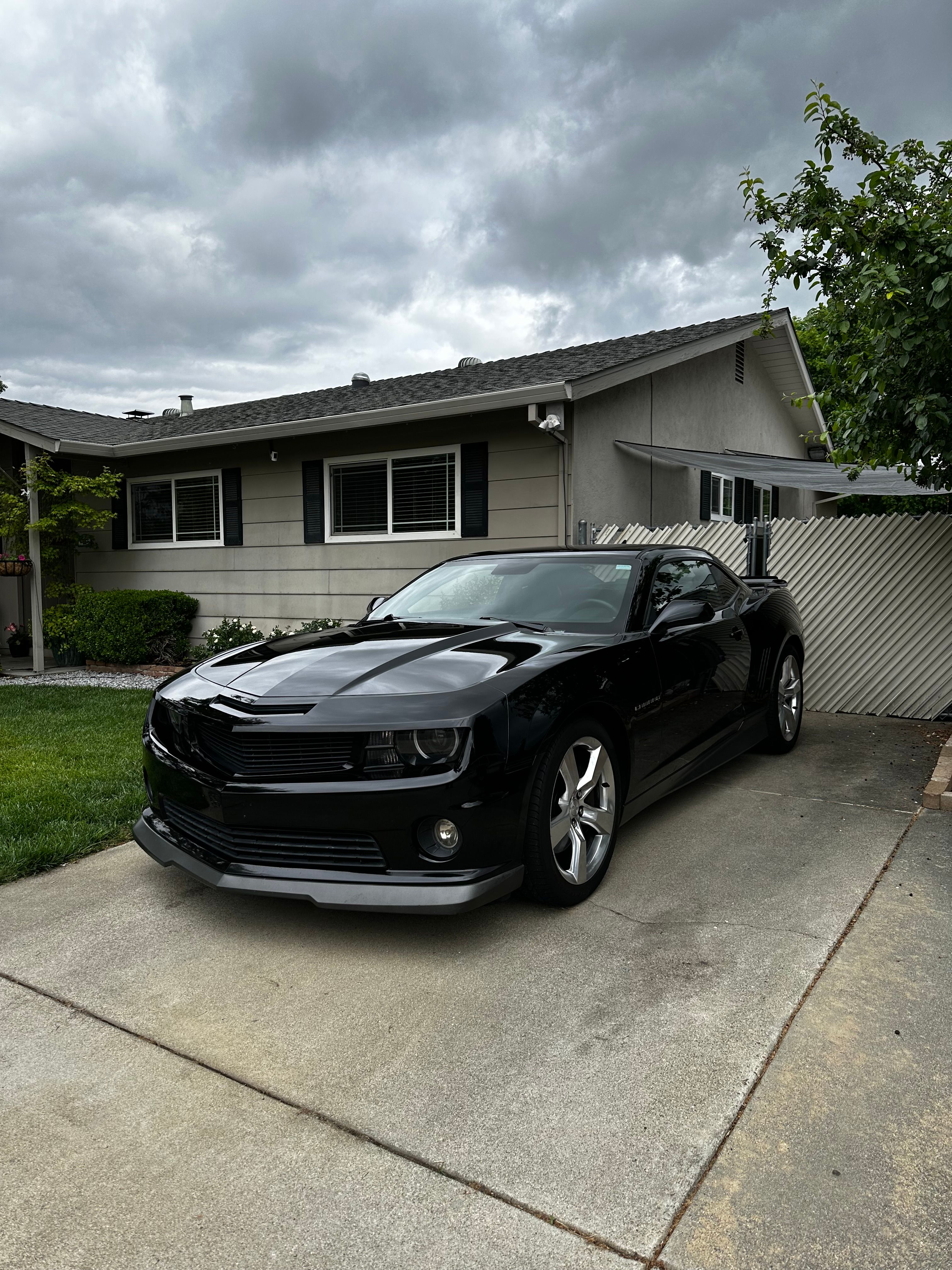 Used 2010 Chevrolet Camaro SS w/ RS Package RWD image 6