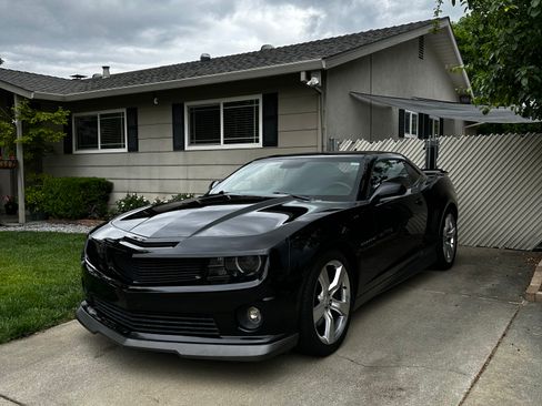 Used 2010 Chevrolet Camaro SS w/ RS Package RWD image 6