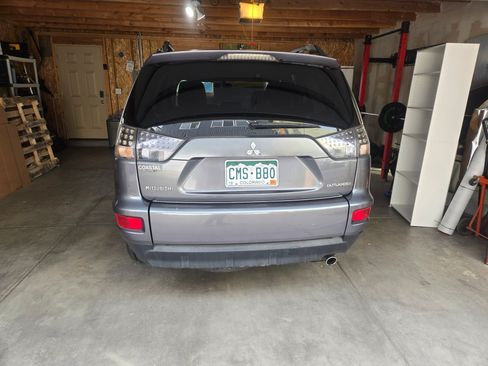 Used 2011 Mitsubishi Outlander ES image 8