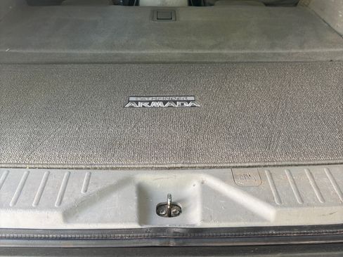 Used 2004 Nissan Armada LE w/ (SR2) Sunroof Pkg (LE) image 12