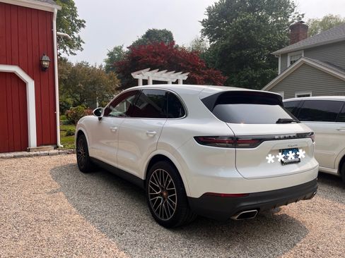 Used 2019 Porsche Cayenne AWD/4WD image 4
