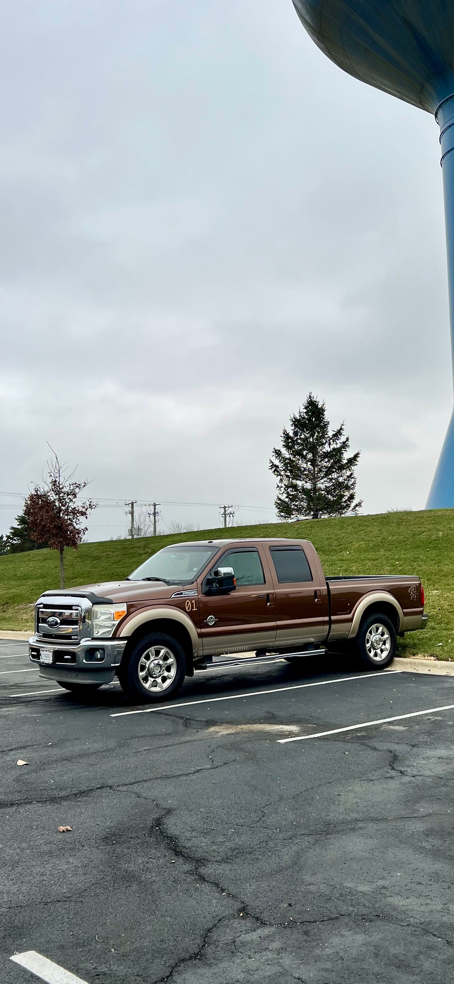 Used 2011 Ford F250 Lariat w/ Chrome Pkg AWD/4WD image 1