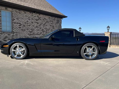 Used 2010 Chevrolet Corvette Convertible 2D w/ Preferred Equipment Group image 9