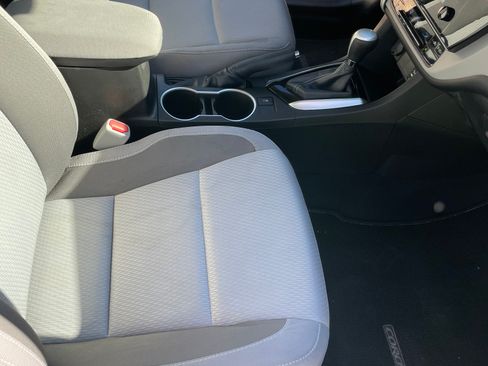 Used 2018 Toyota Corolla XSE image 13