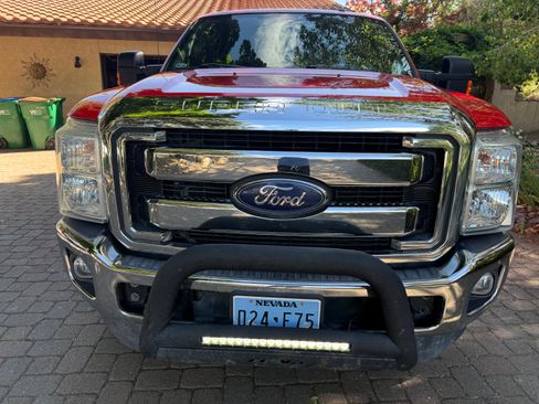 Used 2016 Ford F250 Lariat w/ Lariat Interior Package AWD/4WD image 2