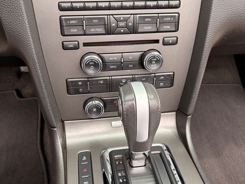 Used 2013 Ford Mustang Premium image 12