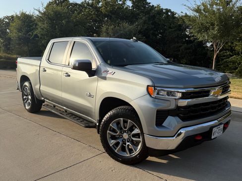 Used 2026 Chevrolet Silverado 1500 LT w/ Z71 Off-Road Package AWD/4WD image 6