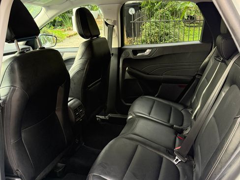 Used 2022 Ford Escape SEL w/ Technology Package FWD image 10