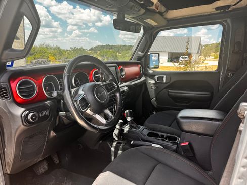 Used 2018 Jeep Wrangler Unlimited Rubicon AWD/4WD image 6