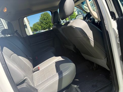 Used 2014 RAM 2500 Tradesman w/ Chrome Appearance Group AWD/4WD image 18