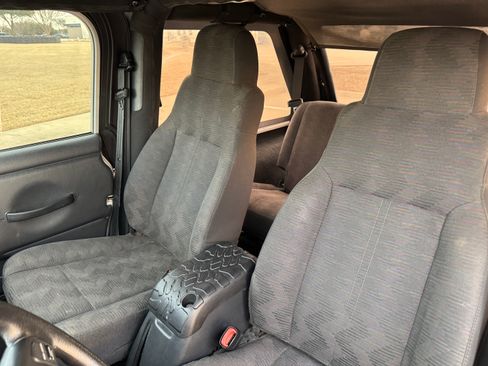 Used 2004 Jeep Wrangler 4WD image 14