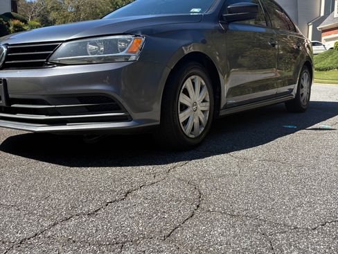 Used 2015 Volkswagen Jetta S image 4