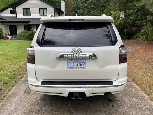Used 2015 Toyota 4Runner Limited AWD/4WD image 13