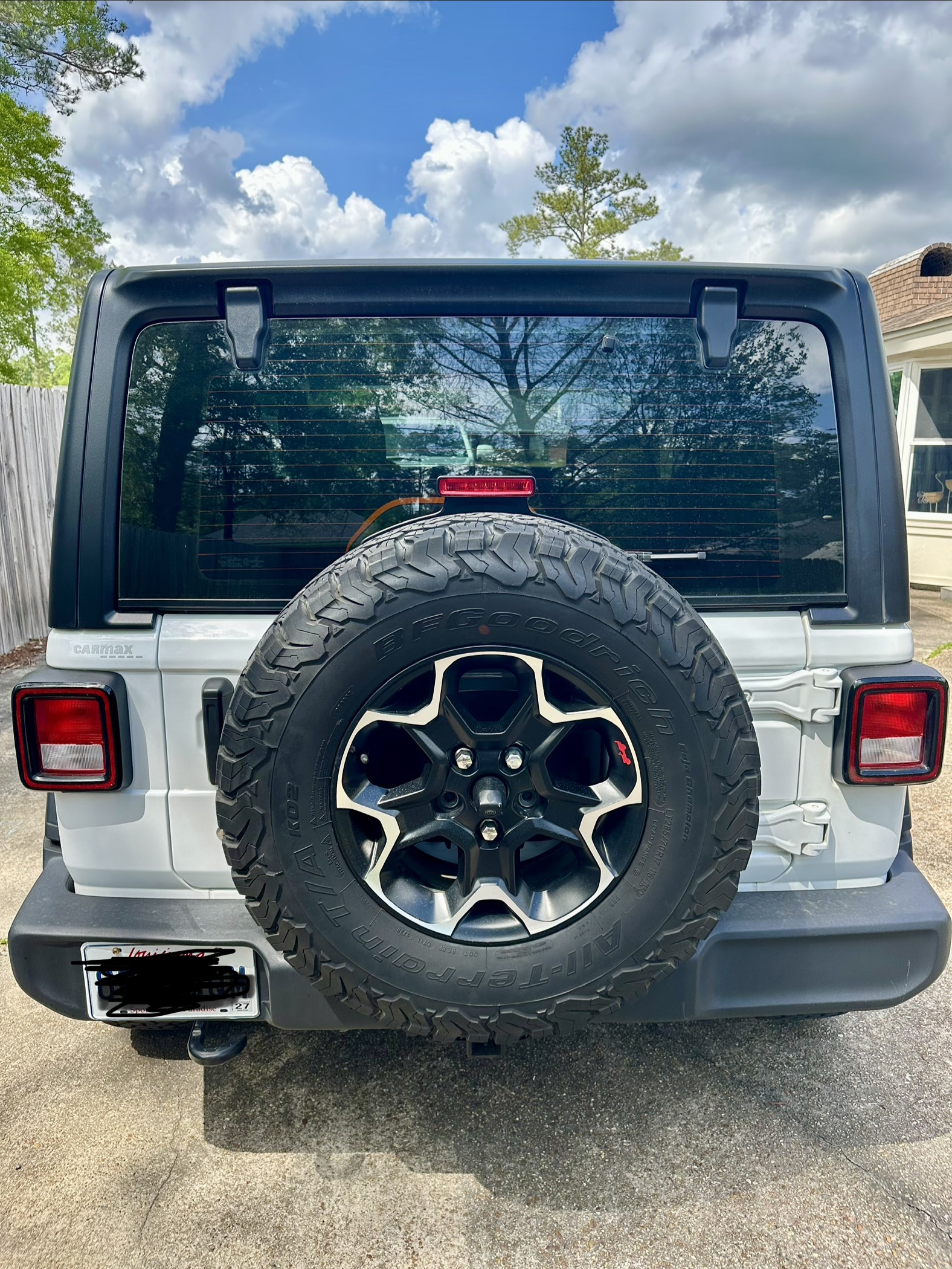 Used 2023 Jeep Wrangler Sport AWD/4WD image 2