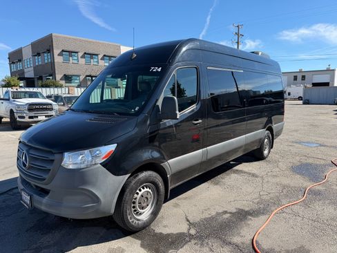 Used 2020 Mercedes-Benz Sprinter 2500 image 1
