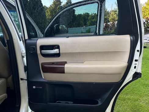 Used 2014 Toyota Sequoia Platinum AWD/4WD image 19