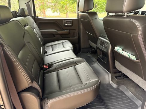Used 2017 GMC Sierra 2500 Denali w/ Duramax Plus Package AWD/4WD image 18