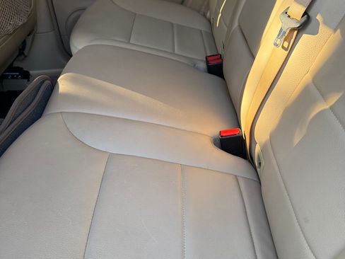 Used 2011 Mercedes-Benz ML 350 4MATIC image 4