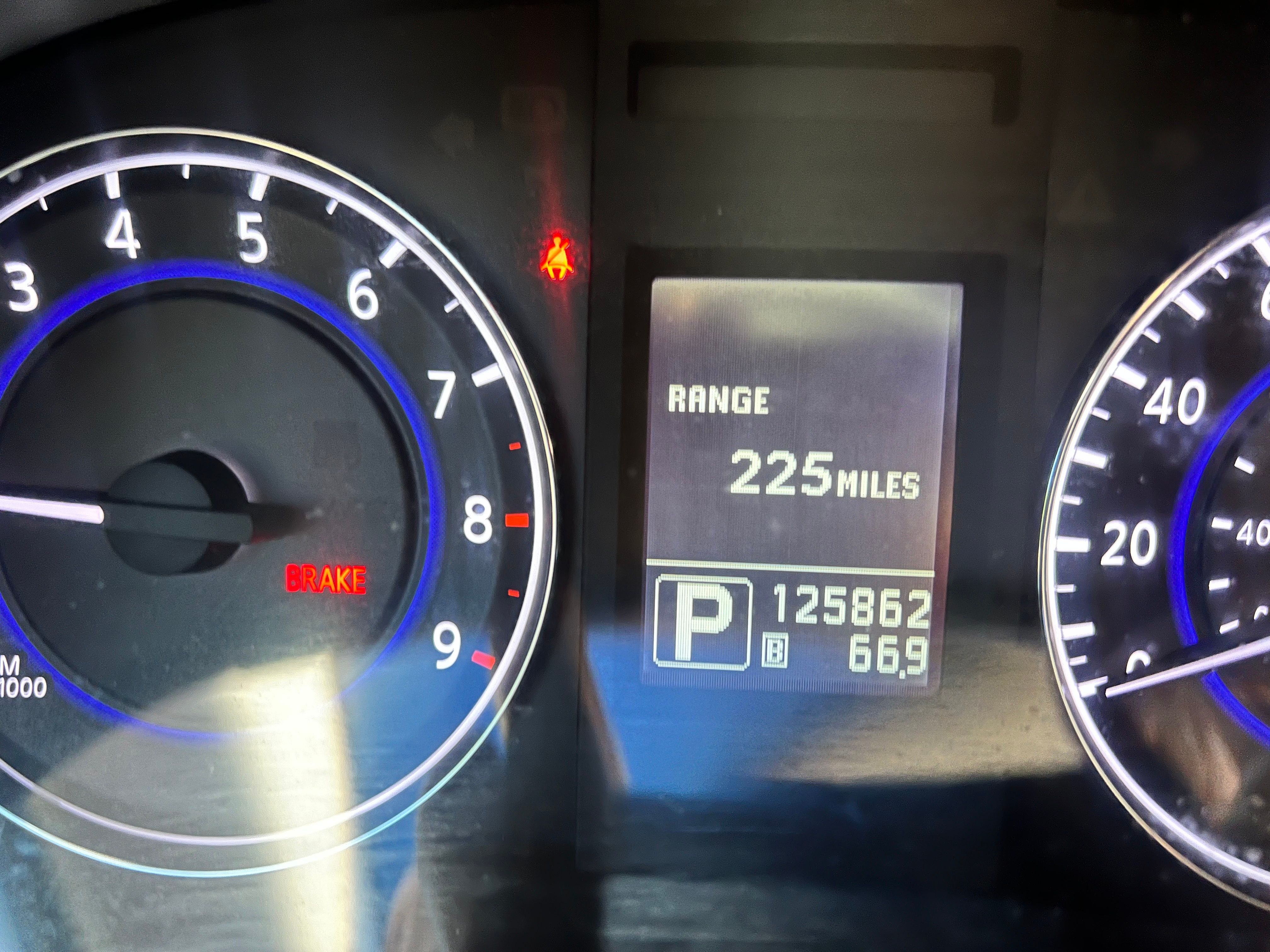 Used 2010 INFINITI G37 Journey w/ Premium Pkg RWD image 15