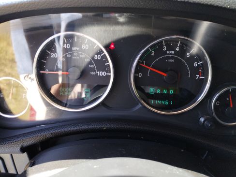 Used 2014 Jeep Wrangler Unlimited Rubicon w/ Connectivity Group image 19