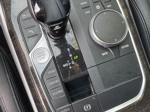 Used 2019 BMW 330i Sedan w/ Convenience Package image 23