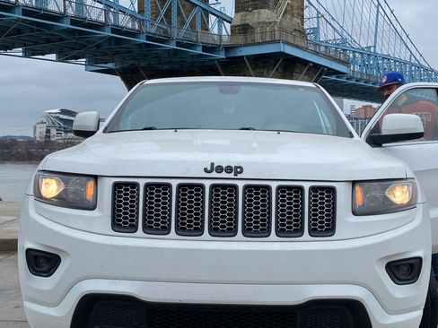 Used 2015 Jeep Grand Cherokee Altitude image 9