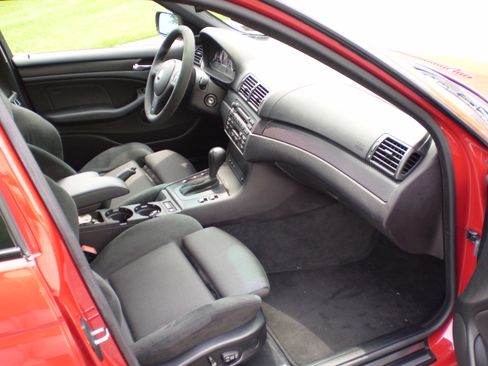 Used 2005 BMW 330i Sedan image 11