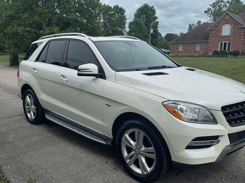 Used 2012 Mercedes-Benz ML 350 ML 350 4MATIC Sport Utility 4D image 5