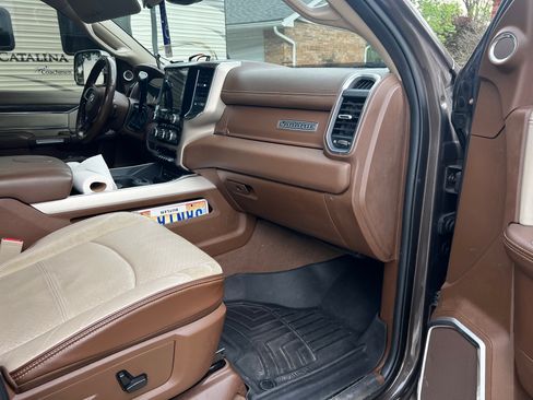 Used 2019 RAM 2500 Laramie RWD image 16