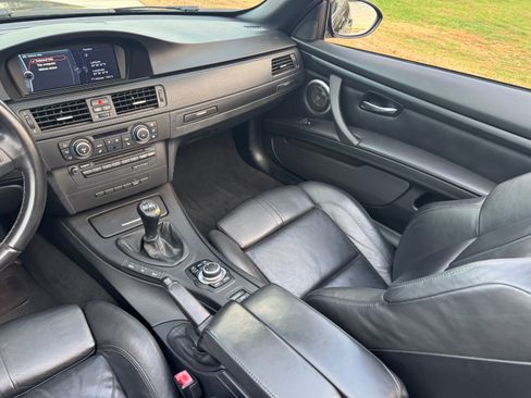 Used 2011 BMW M3 Convertible image 6